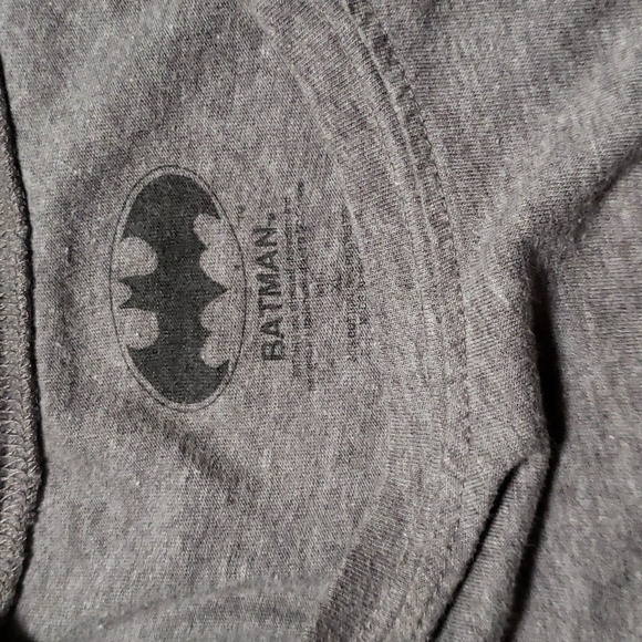 The Hero Gotham needs t-shirt - Picture 4 of 5